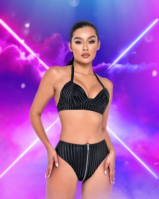 High-waisted zip-up shorts rave outfit, view 1